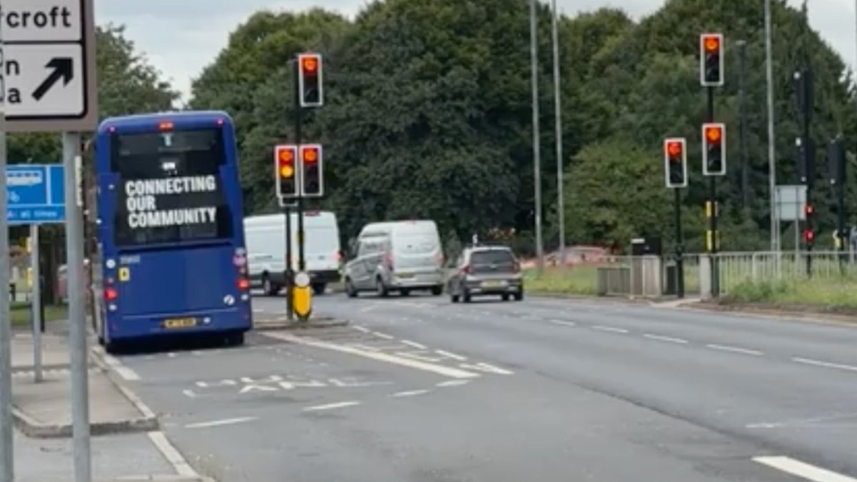 transtechforum's tweet image. A new video has premiered at the TTTF Autumn Update in Birmingham, showcasing how the Department for Transport’s Traffic Signals Obsolescence Grant has been used to improve a key corridor in Rotherham.

Find out more and watch the video here: ttf.uk.net/2025/11/06/vid…