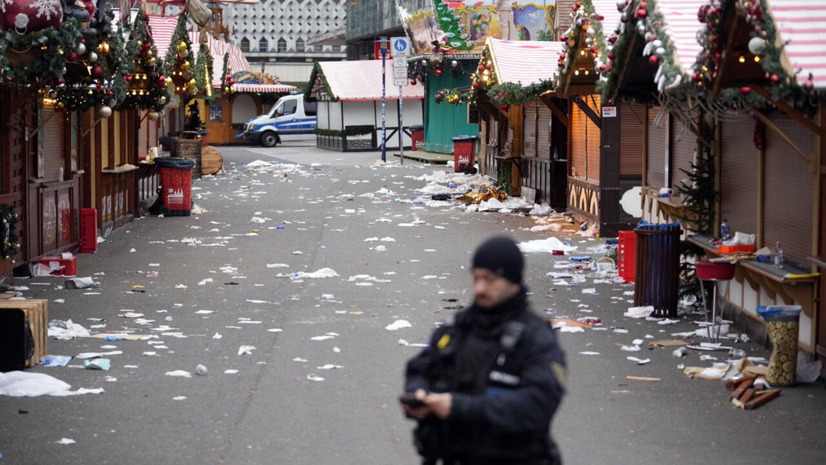 NaeemAslam23's tweet image. GERMAN CHRISTMAS MARKET CANCELLATION ROOTED IN SECURITY COSTS

Overath’s market cancellation reflects rising post-attack security burdens, not ideological &quot;submission.&quot; Linking it broadly to immigration misleads the public, especially as over 2,500 markets remain active with…