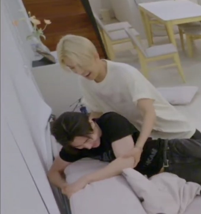 iceanddeer🦌❄ tweet media