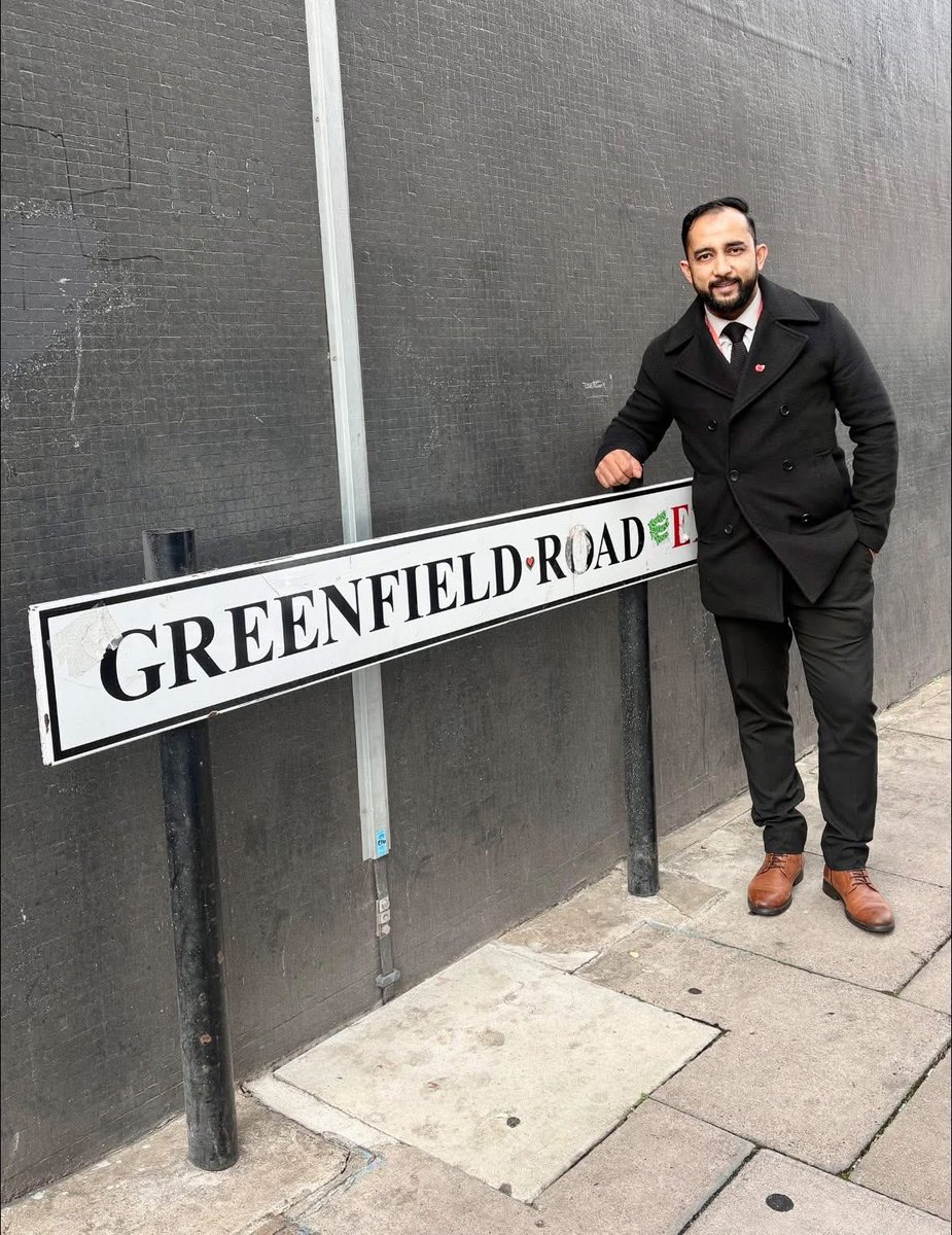 MuhiMikdad's tweet photo. Great to see action taken. 
After I flagged confusing parking/red route signs on Greenfield Rd E1 they’ve been fixed. Glad my report to @TowerHamletsNow &amp; @TfL helped stop unfair fines. 🚗✅
#EastLondon #TfL #ParkingFines #PositiveChange https://t.co/EN7n7qr2vD