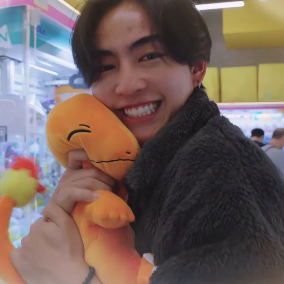 heartmeoaw's tweet image. น้องหายใจไม่ออกละมั้ง52525252252552

#HEARTchuthiwat 
#BUSSINGJAPANEP14