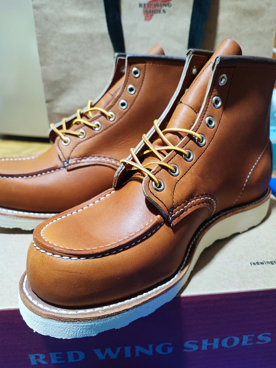 この時期になるとブーツが欲しくなる
ってことで逝ってしまった８７５購入

#REDWING