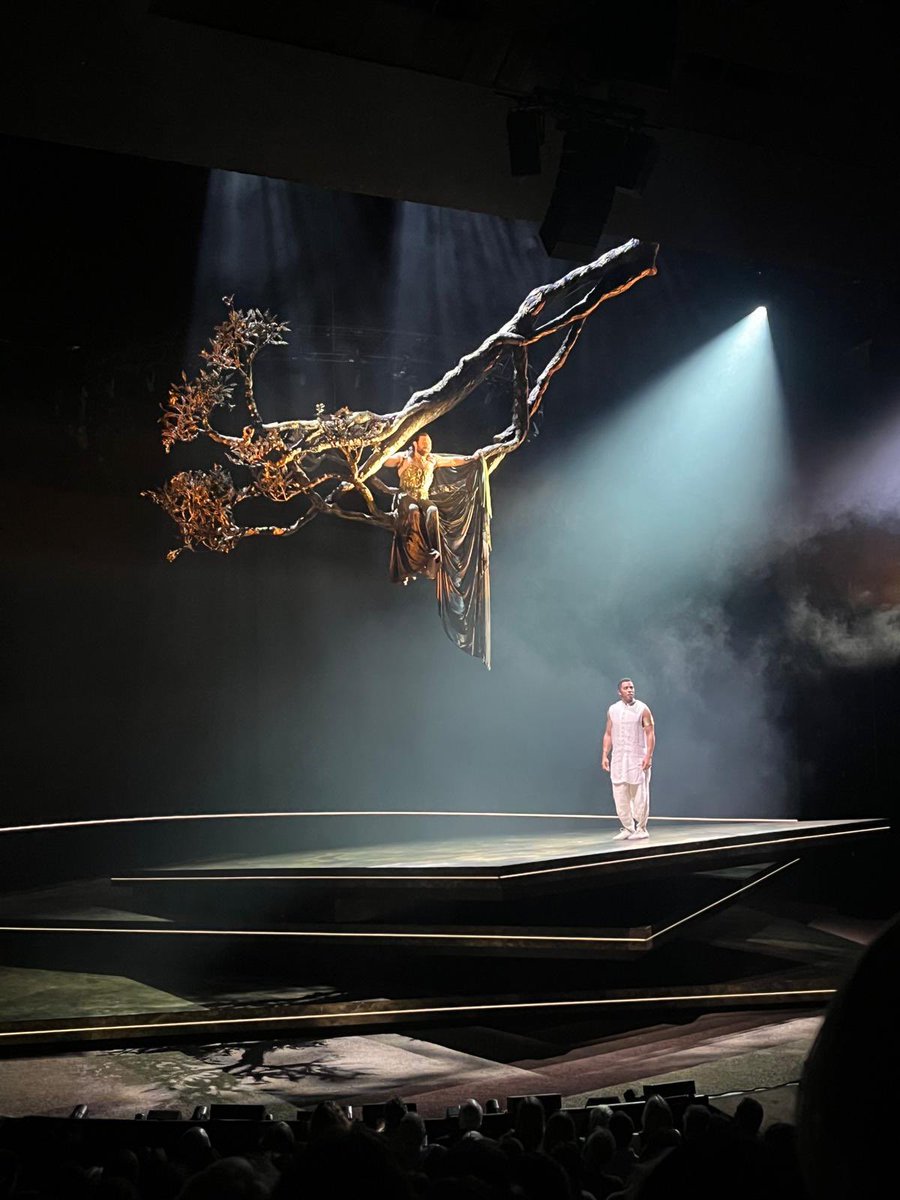 BACCHAE OUT. BLACKOUT.  

Part 2

it’s been magical ✨

Bucket list moment. Thankyou for having me <a href="/NationalTheatre/">National Theatre</a> 🙏🏽

#Dionysos
#BACCHAE
#nationaltheatre