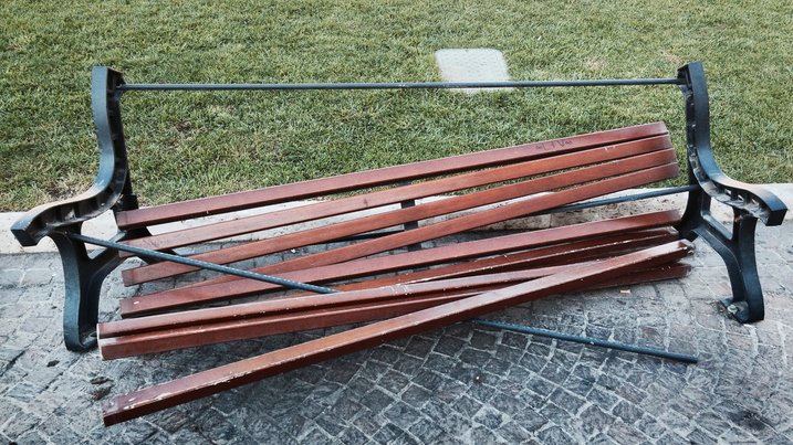 [SIN BANCOS]
💸Feliz día del bancario para todos nuestros amigos. 😍