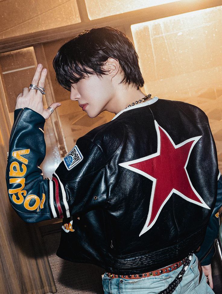 jesianrolo28's tweet photo. VOTEMOS POR HOBI ‼️

RT = 1 VOTO
💬 = 1 VOTO

(UNO POR CUENTA)

I’m voting #jhope for #2025MAMAVOTE https://t.co/pNzb0Jrbva