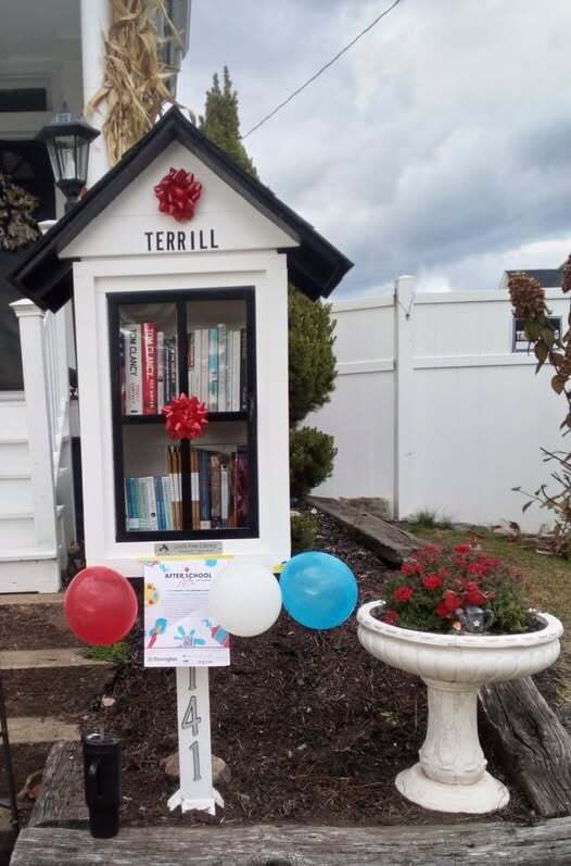 KimLengling's tweet photo. Two of my books are now in a Free Little Library about an hour south of where I live, courtesy of @Jacqueline Terrill of the Pittsburg Press Magazine. What a lovely thing to provide her community, and I am happy to be a part of it!
#PittsburgPressMagazine #Nuggetsofhope https://t.co/C4DZC5m7Jj