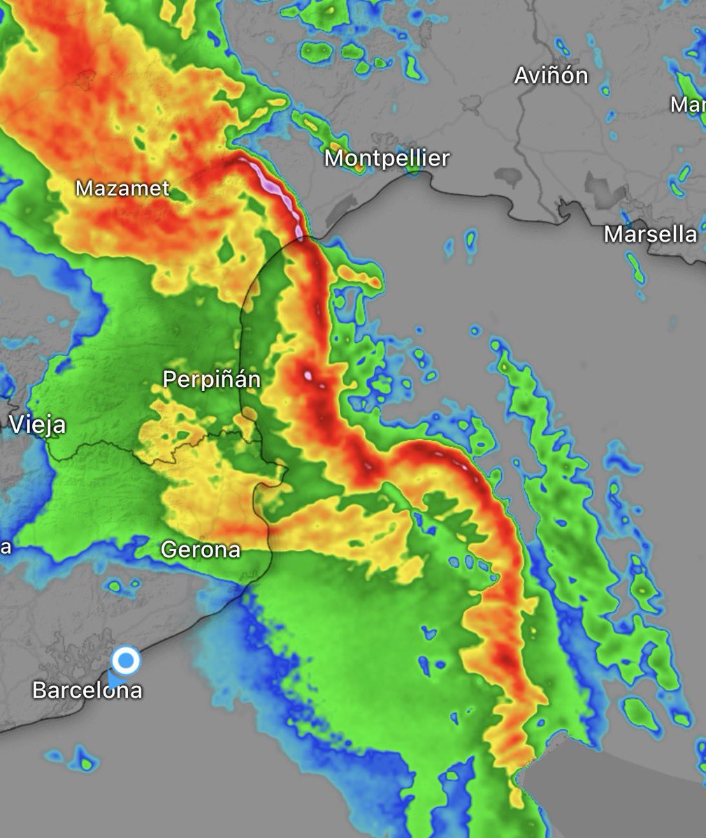 Parece que estemos en septiembre y no en noviembre, este tipo de tormentas son extremadamente raras en esta época del año. 
Al tener el mar con temperaturas 2°C por encima de lo normal pues el ambiente es algo más favorable para este tipo de situaciones.
#euwx #Meteo #Weather