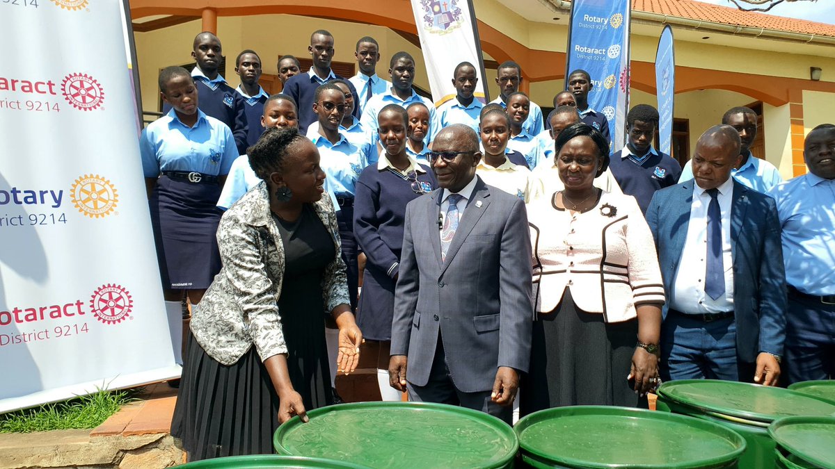 rotaryd9214's tweet photo. We have commemorated the Day 3 of the #worldinteractweek at @smacon24 interact club as our District Interact chair @ritahsponsacris handed over 20 gabbage collection bins donated by our strategic partner @HarissIntLTD in our quest to conserve the environment

#worldinteractweek2025
