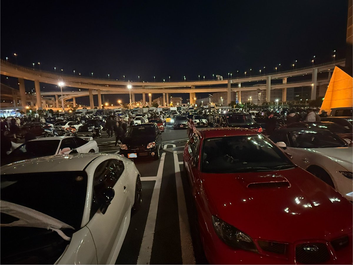 ryoryo_gdb's tweet image. 異国すぎる、、
8割外国人で満車なんだけど、、、