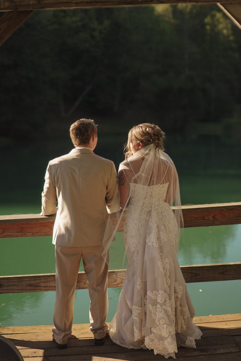 Haley_Renee31's tweet photo. The most beautiful day, marrying the love of my life❤️💕 https://t.co/IvdHIhZvrs