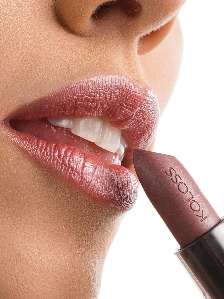 Um close no desejo. 💄💫
O LIPstick 122- Paris tem o tom neutro-chique que combina com tudo — nem demais, nem de menos, simplesmente perfeito.

Hidratante, confortável e com aquele brilho elegante que transforma qualquer make em look de Paris. 🇫🇷 💋