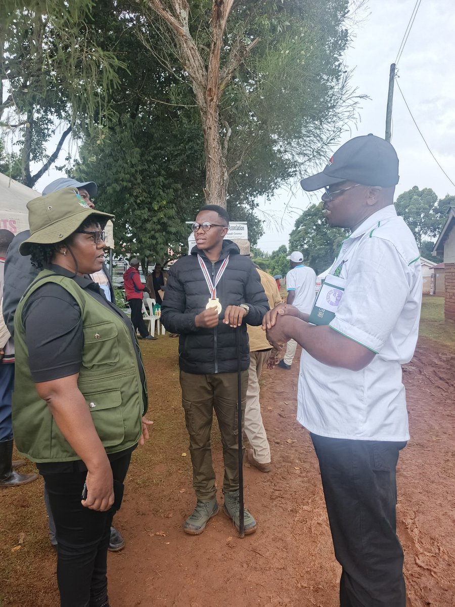 TanuiDominic7's tweet photo. Growing resilience, one bamboo at a time!  Showcasing the power of bamboo for climate action at Mogong, Nandi County. Empowering farmers, one seedling at a time.
@INBARofficial 
@KobujoiCFA
@Nandicountygov
@KeForestService https://t.co/XhyMc6qPSY