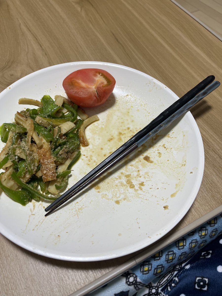 jun_webstudy's tweet photo. 疲れてるのか気づいたらこれでした。明日は絶対早く帰る。 https://t.co/q9y4Q5rkr8