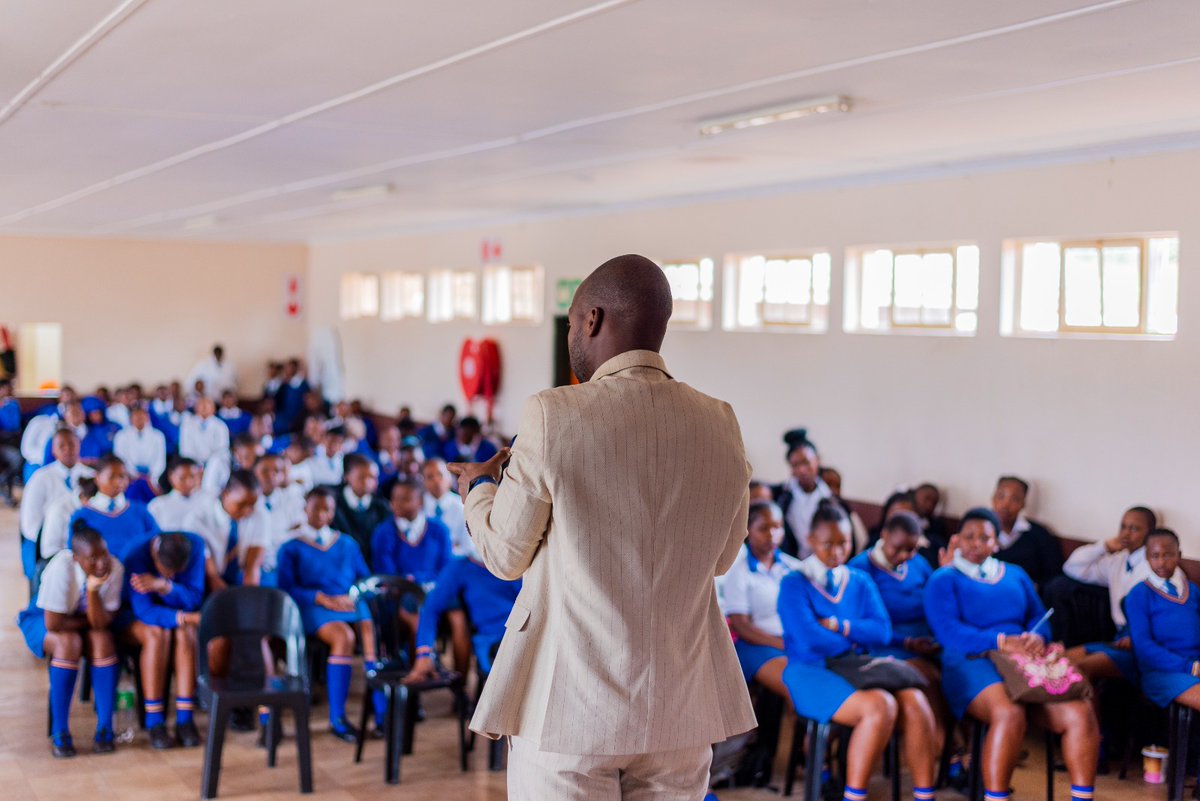 BlaxkSquareF's tweet photo. Class Of 2025📚🙏🏼📸
#nikonsa https://t.co/YeHJCTfb1b