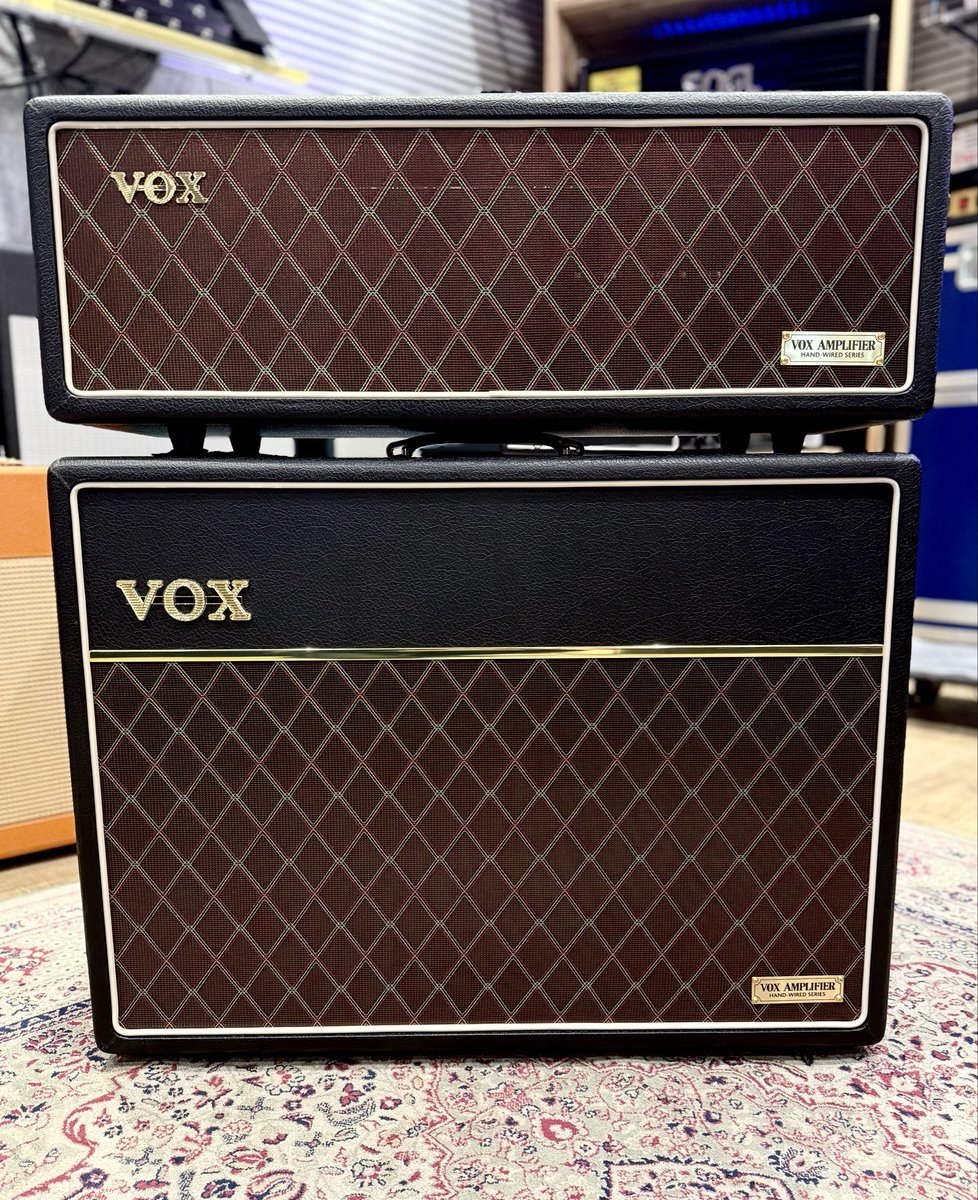 wpp_ikebe's tweet photo. 【🍂#アンステ 秋の新着情報🔥】
#VOX🇬🇧 
AC30HWRH/V212HWRX
#HandWired で再現された60sヴィンテージスタイルのAC30HandWired HEAD w/212スタックが希少数入荷！素晴らしいブリティッシュ・アンプサウンドをお楽しみ下さい♪
#UKRock  #vox #topboost 
▶️【https://t.co/dbwDHHF8L9】 https://t.co/7jcTUlHua7