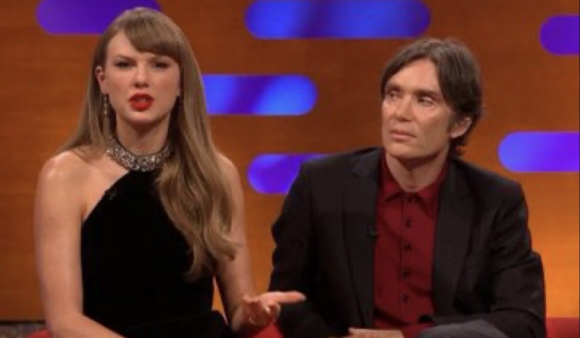 Docta_Rob's tweet image. VP of Sales watching the CEO rollout a ‘brilliant’ change initiative for the commercial team, that he’s just now hearing about. No strategy. No alignment. Just vibes.