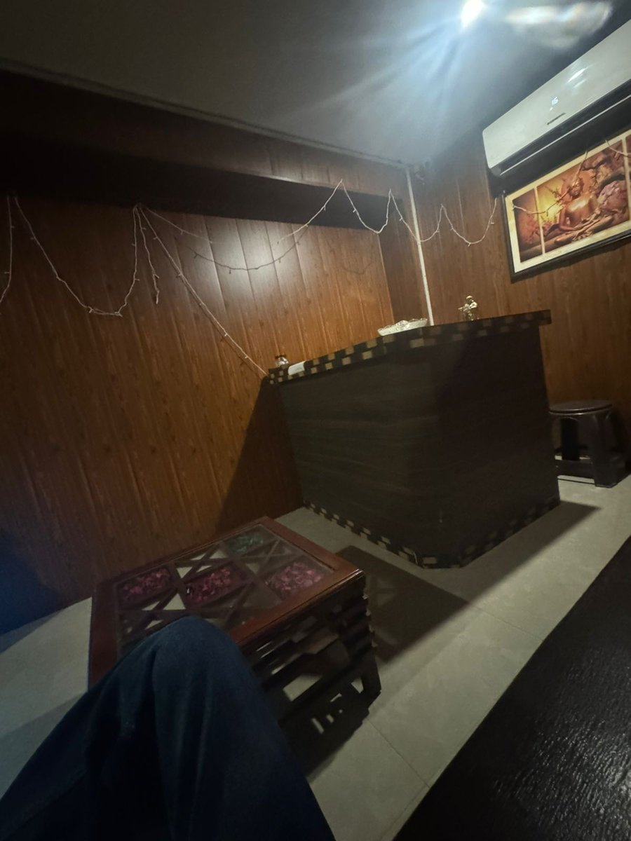 Avinash_gupta55's tweet image. नोएडा सेक्टर 104 हाजीपुर मार्केट गली नंबर 4 में OJas WELLNES SPA के नाम पर देह व्यापार खुले आम चल रहा है कृपया उच्च अधिकारी संज्ञान में ले @noidapolice @DCP_Noida @Acp1Noida @112UttarPradesh