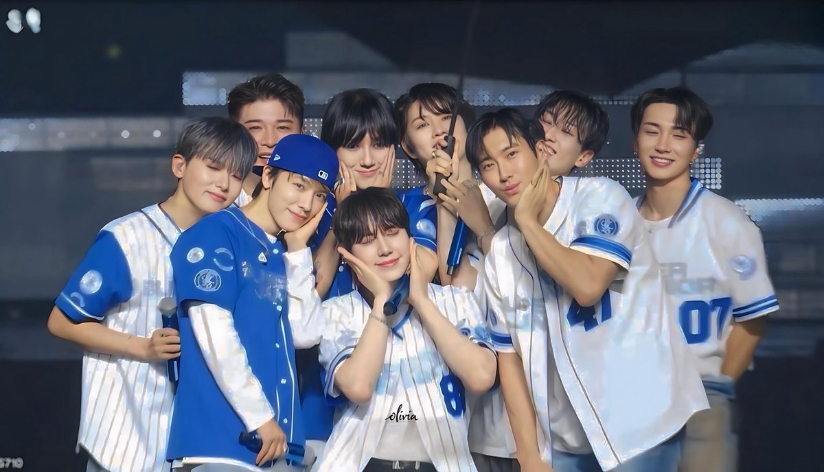 ykrppid7's tweet photo. SJ20周年おめでとう🎉
いつも愛を届けてくれてありがとう。
ずっとずっとこれからも大好きです。
너를 만난 후 나의 생활은 꿈만 같아요
너를 처음 본 순간 a miracle
난 느꼈죠 기적은 바로 너란 걸
#슈퍼주니어_더라스트맨_스탠딩
#20toEternitySuperJunior
#SUPERJUNIOR_20th_Anniversary https://t.co/8djAi8oSiX