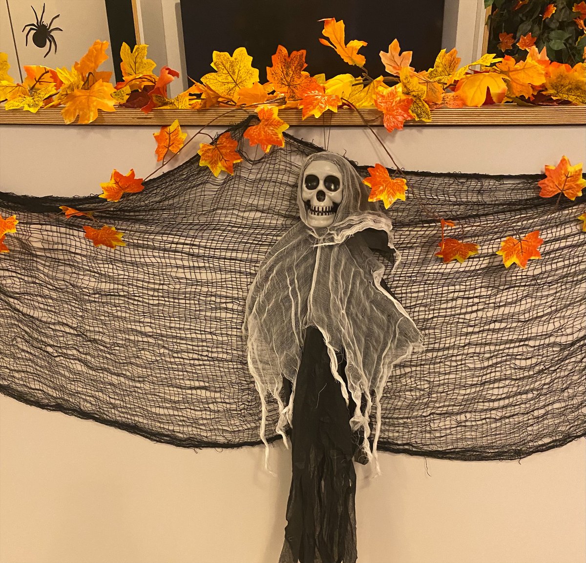 multiplayerdev's tweet image. Throwback to when our HQ got a little spooky 🎃👻🕷️

#WeAreMultiplayer #TBT #MPG #OfficeDecor #Halloween