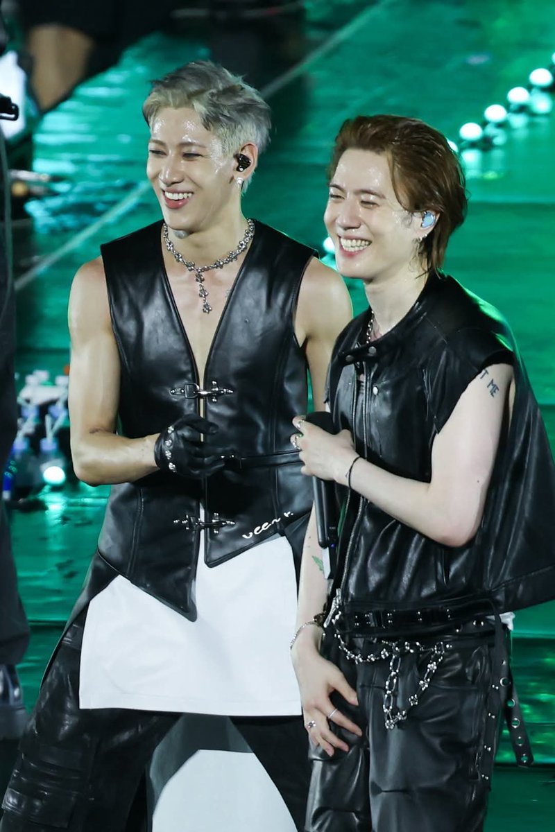 2 จิ๋วมาอ้อนขอคะแนนโหวตคับ ยิ้มหวานขนาดนี้ ไม่รีหน่อยหรอออ 🥹

#2025MAMAVOTE #GOT7