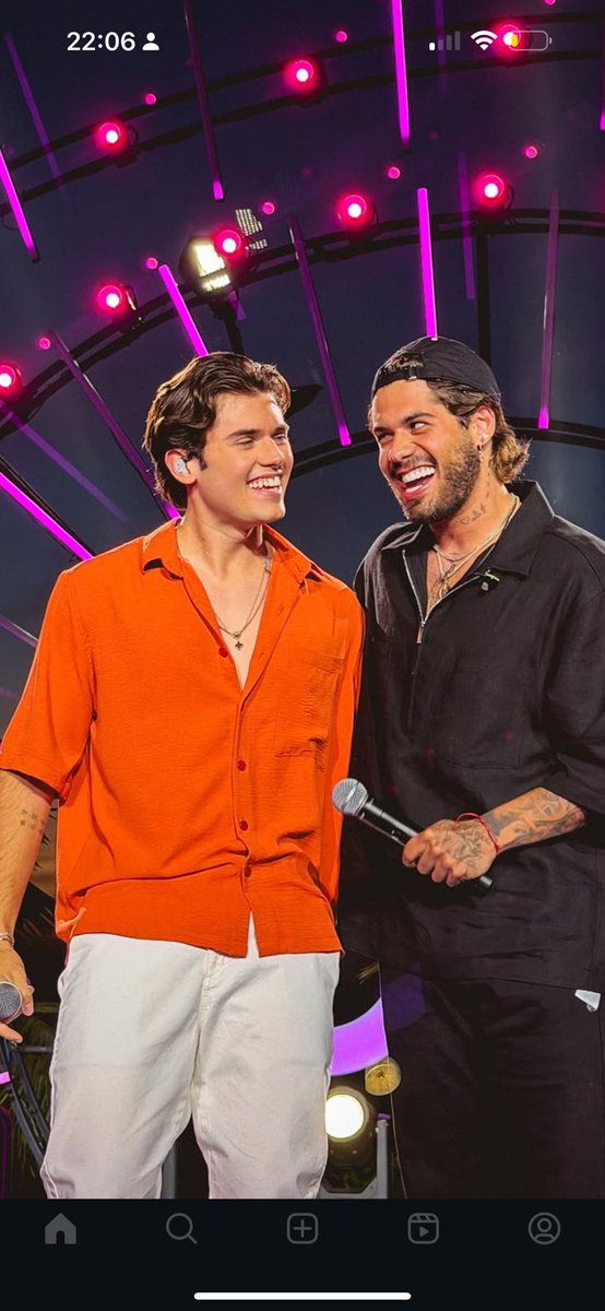 joaohenriquesj's tweet photo. É hojee ein ? Lançamento JH e Ze Felipe brincadeira tem hora  #brincadeiratemhora #joaohenrique #JH #Zefelipe https://t.co/KpclgEigeG