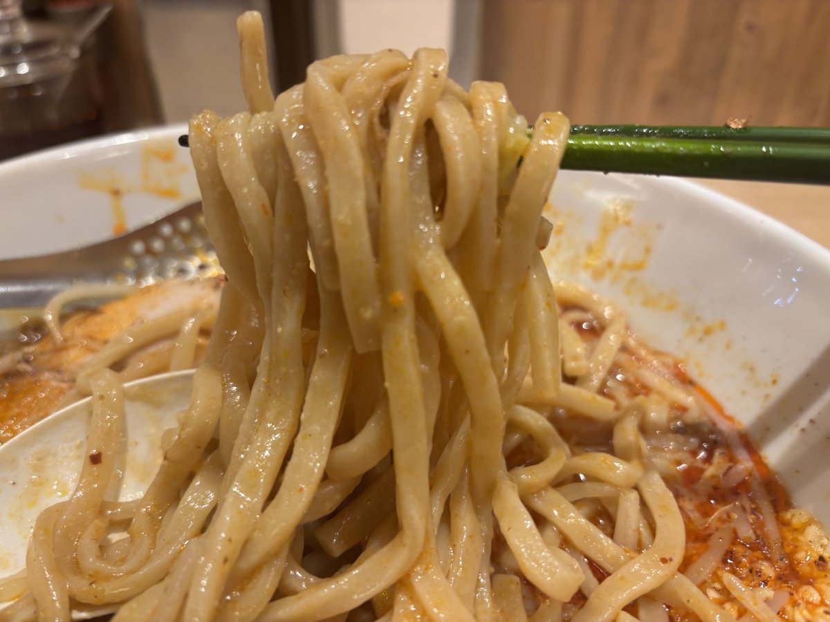 175°DENO担担麺TOKYO
一七五郎YmmAmN 1500円
社畜のストレスフルな日はどうしても辛いラーメンで腹いっぱいになりたいのです😩

担担麺が旨い店でガッツリ賜りました

💢明日の振替休日予定に強引に会議を掘り込んできたあの部署のアイツのウォシュレットのストップボタンが壊れる呪いをかけたった💀