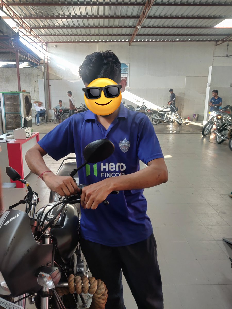 ibn__e_battuta's tweet photo. Had a long meeting of 4 hours with a DC member at the Hero agency Yesterday 

Stubbsy is coming to RR is a done deal

They Wanted Theeksana to DC for 4.4Cr and then i replied,just pay the EMI of this motorcycle and keep Theeksana.

#DCNeedsStubbs ❌
#DCNeedsStubbsTrade ✅ https://t.co/AqHP0Lh9ey