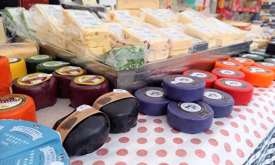 FarsleyMarket's tweet photo. Our cover photo features #CountryStoreCheese stall this month.
Jennie's and Pete's stall is a favourite all year round.
Assorted cheeses are brought from a selection at their local dairies, plus crackers, pickles and more accompaniments for your cheese platter this season! https://t.co/XxRpxcfpqO