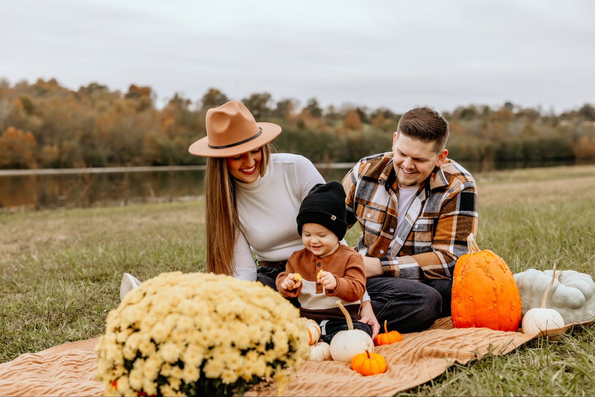 SimplyLindseyE's tweet photo. Life update! I love being a mother! My little boy is the sweetest and cutest! https://t.co/zx6CwUG2KW