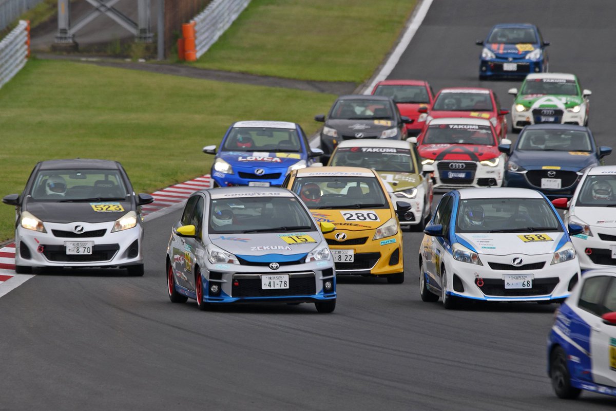 TM_68_NCP131's tweet image. 11/8 FCR Vitz 最終戦

 # 68 TM NUTEC プロμ Vitz
髙橋 謙太

【予選】 8:30〜
【決勝】 11:50〜 (10Laps)

とうとう今年も最終戦。
出来ることをやり切って終われるように頑張ります。

Photo 📸 @Minazou70 

 #FCR
 #富士チャンピオンレース
 #Vitz
 #Vitzレース