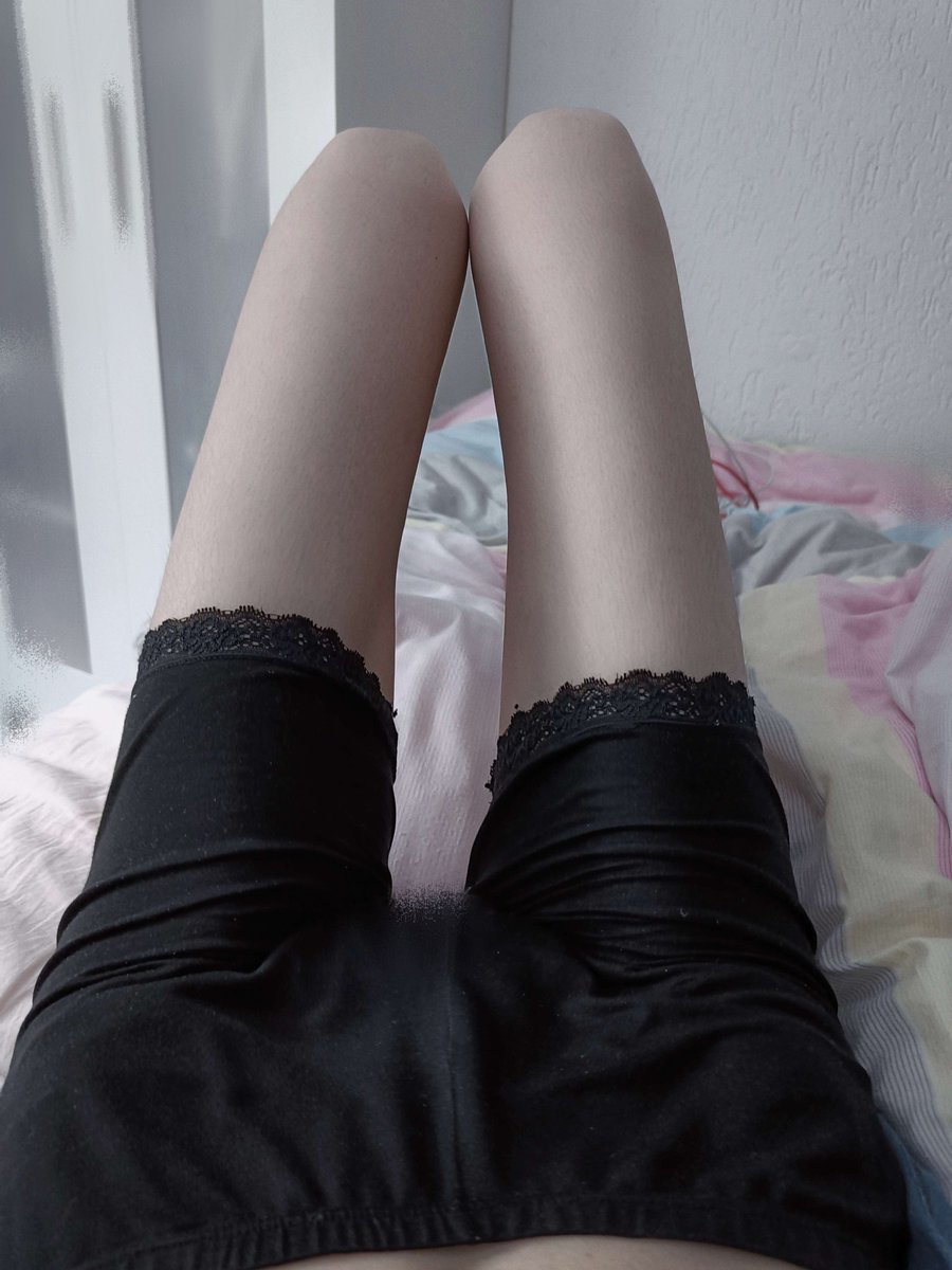 xMm1zuU's tweet image. bmi22 vs low bmi17s with the same shorts