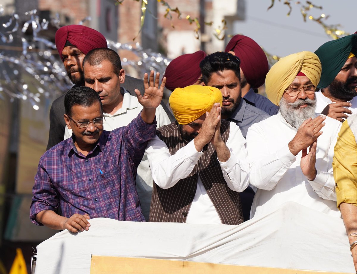 msisodia's tweet image. तरनतारन उपचुनाव में अरविंद केजरीवाल जी के रोड शो में दिख रहा समर्थन इस बात की गवाही है कि हर कार्यकर्ता ने ज़बरदस्त मेहनत की है और भगवंत मान सरकार के प्रति तरनतारन के लोगों का भरोसा आज भी पूरा बरकरार है।