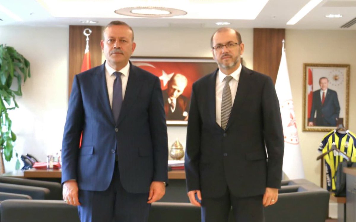 Rektör Elmastaş’tan Sağlık Bakan Yardımcılarına ziyaret: Tıp Fakültesi’nin kuruluş adımları ve araştırma hastanesi inşa süreci ele alındı

Bitlis Eren Üniversitesi Rektörü Prof. Dr. Necmettin Elmastaş, Sağlık Bakan Yardımcıları Prof. Dr. Nurullah Okumuş ve Doç. Dr. Şuayıp Birinci