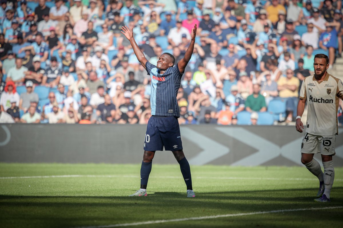 🚨 <a href="/HAC_Foot/">Havre Athletic Club ⚽️</a> Le groupe pour la réception du <a href="/FCNantes/">FC Nantes</a> (samedi 19 H 00) :
🔙 Ally Samatta (cuisse)
✅ Didier Digard dispose de la totalité de son groupe pour cette 12e journée
<a href="/Ligue1/">Ligue 1 McDonald's</a> #HACFCN