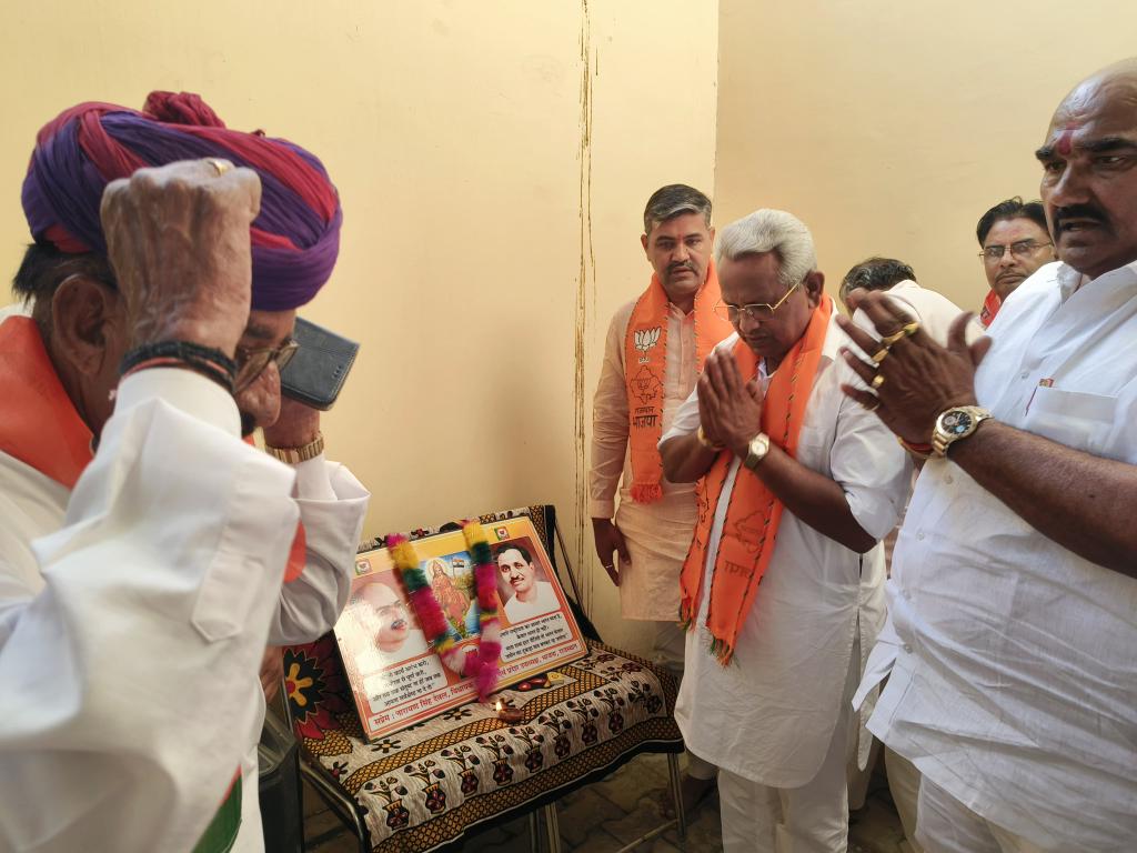 AduramMeghwal01's tweet photo. विधानसभा क्षेत्र रानीवाड़ा में आयोजित आत्मनिर्भर भारत कार्यशाला में शामिल होकर आत्मनिर्भर भारत के संकल्प को सशक्त करने का अवसर मिला।

कार्यक्रम में विकास और स्वावलंबन से जुड़ी योजनाओं पर सार्थक चर्चा हुई। 

#AatmanirbharBharat #Raniwada https://t.co/mjw3KfWQZv