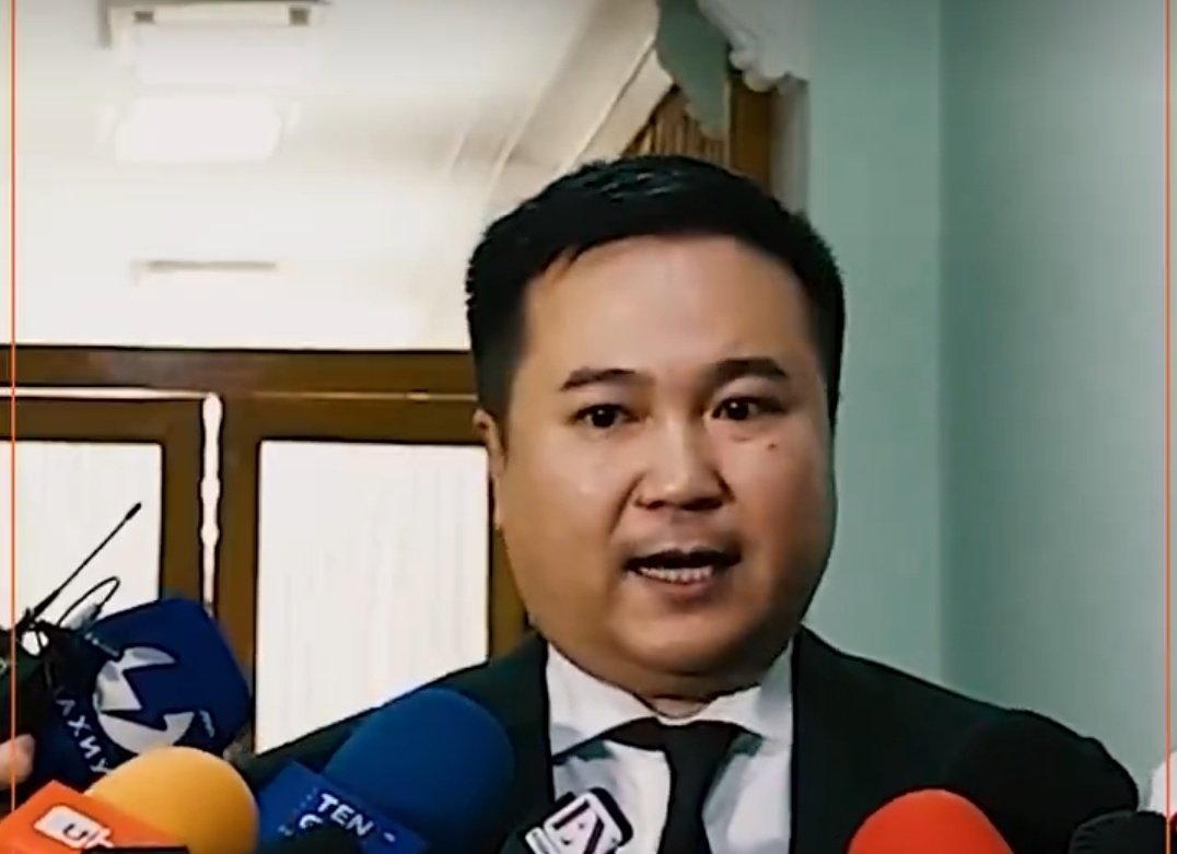 Данх, Дамар хоёрт ийм л маанаг мантуун толгойлсон цэргүүд олдоно доо
Ярьж хэлж байгаа нь бүр үнэхээр тэнэгийн туыл болсон хоёр пязда бна шдээ.
За тэр хэдэн эмэгтэй нь бол бүр сэтгэцийн өвчтөнгүүд байна лээ