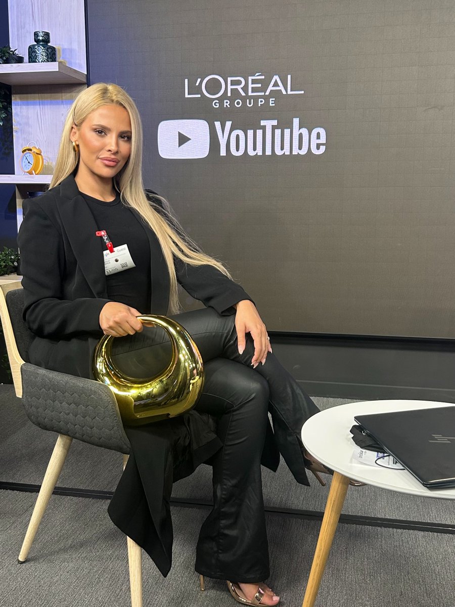 ✨Event : <a href="/LOrealGroupe/">L'Oréal Groupe</a> x <a href="/YTCreateurs/">YouTube Créateurs</a> ✨ Chez <a href="/GoogleFR/">Google FR</a> 💛 
#LOrealParis #YouTube #EVENT <a href="/lorealparisfr/">L'Oréal Paris France</a>