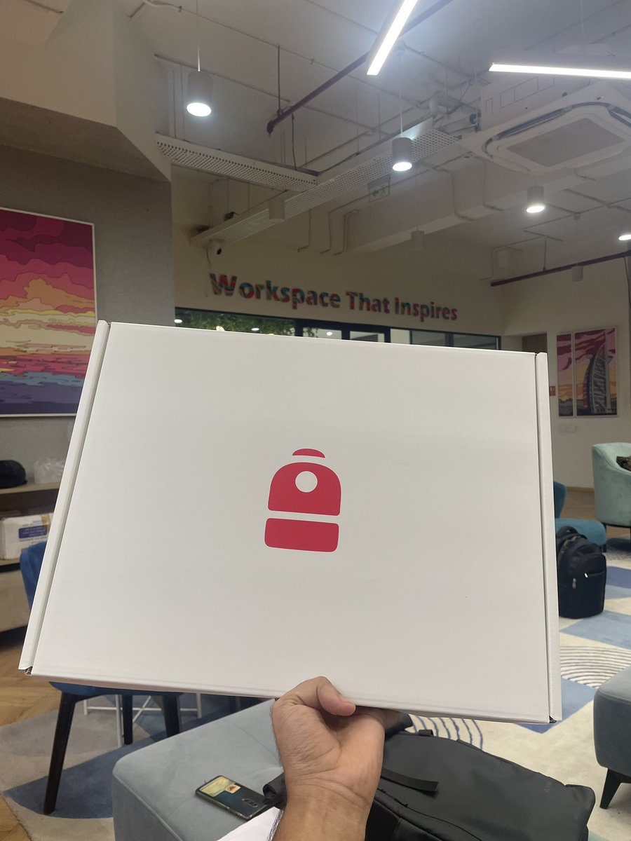 Didn’t knew <a href="/MadLads/">Mad Lads</a> delivers pizza.
WAO