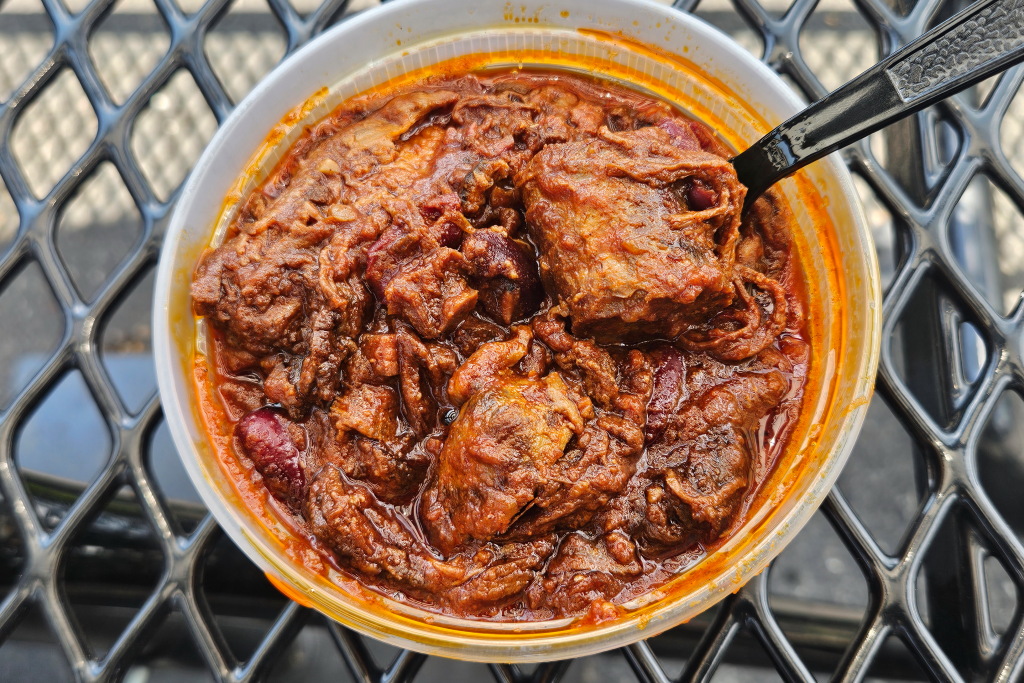 Eat chili, help fund a food pantry: Read my roundup of this and other New York-area food events for November 6-13 bit.ly/nyfoodevents-n…