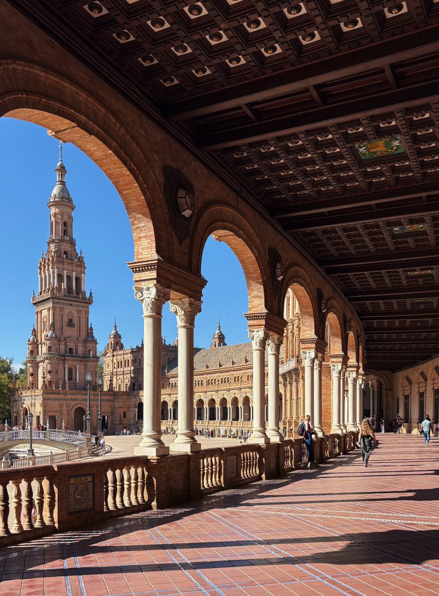 _evija's tweet image. Visi mani mīļākie pēdējā laika ceļojumi ir tie, kuros devos viena. 15k soļu, 10+ stundas miega, labs ēdiens… mājās atgriezos labi atpūtusies un ar dzīvi apmierināta. Seviļa ir smuka. Bilbao joprojām ir mana mīļākā Spānijas pilsēta, bet Seviļa nu ir otrajā vietā.