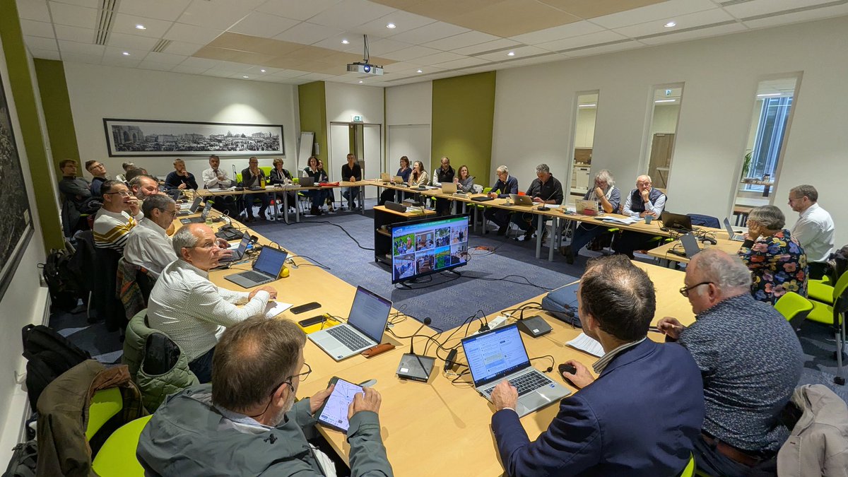 La FNEC participe aujourd'hui au comité de filière caprine de <a href="/InstitutElevage/">Institut de l'élevage - Idele</a>
Une journée  importante pour présenter aux responsables professionnels la  diversité des projets menés par Idele. 
Des  échanges riches pour orienter les projets de recherche au service des éleveurs.