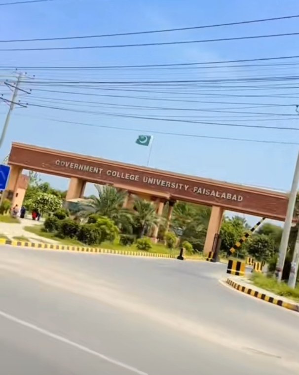 کچھ تو تھا اس کی نظر میں جوکہیں اور نہیں دیکھا
ان آنکھوں نے بھی اس کے سوا کچھ  اور نہیں دیکھا

وہ بولے تو سکون وہ دیکھے تو سکون ہی سکون 
بس اس جیسا سکون میں نے کہیں اور نہیں دیکھا
🖤