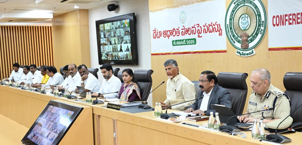 RamanaiduTDP's tweet image. ముఖ్యమంత్రి నారా చంద్రబాబు నాయుడు గారి అధ్యక్షతన సచివాలయంలో డేటా ఆధారిత పాలనపై జరుగుతున్న సదస్సు లో సహాచర మంత్రులతో కలసి పాల్గొనడం జరిగింది...
#APCabinetMeeting
#cabinets
#AndhraPradesh
#ChandrababuNaidu
#PawanKalyan
#NaraLokesh
#NimmalaRamaNaidu