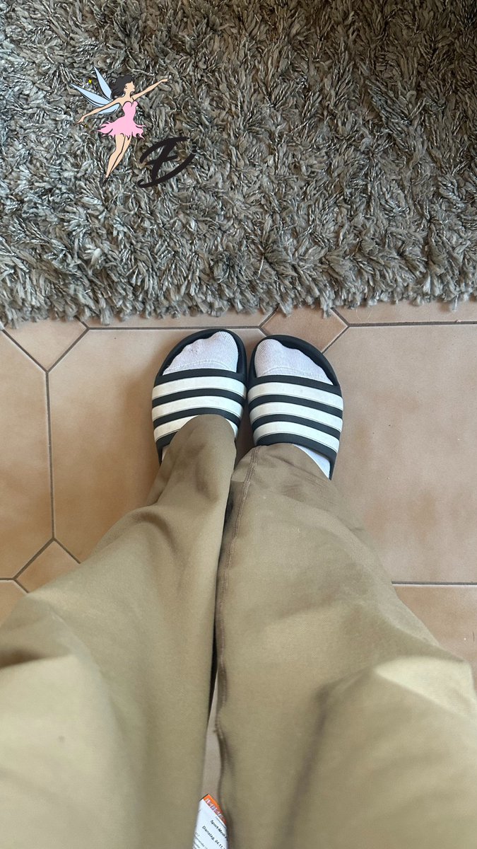 fairy_diary_com's tweet photo. Lucy today in her slippers and white socks 😍 a perfect view 😍 #fairydiary #fairy #diary #slippers #socks #sneakersocks #whitesocks #socklovers #germansocks #germansockdiary #germanstyle #ootd #shoesoftheday #socksoftheday #germansockdiary #germanfeetdiary #germanshoediary https://t.co/kKH2ArYI8A