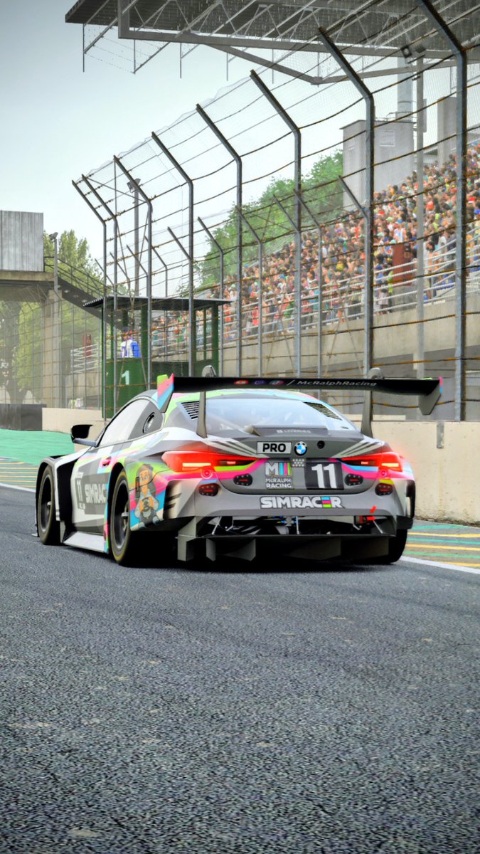 Im Nebel von Interlagos konnte ich diese Woche endlich mal wieder mehr iRating auf- als abbauen.  Wenngleich mein BMW M4 GT3 und Safety Rating doch einige Male vor Schreck laut aufgeschrien haben 😅

#Simracing #iRacing #Esports