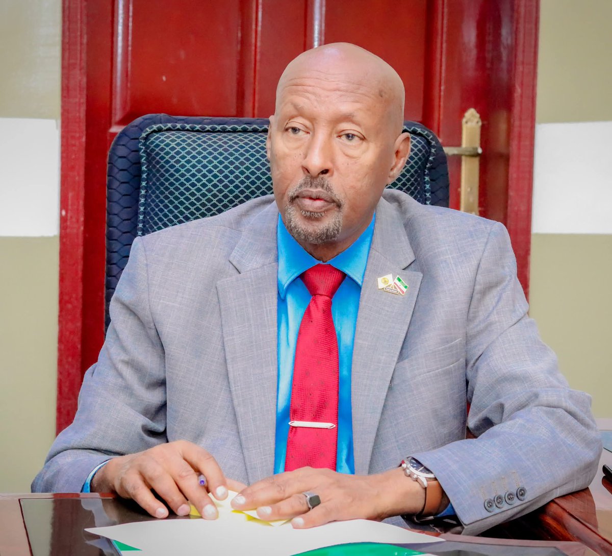 MoLRDSOMALILAND's tweet photo. A strategic meeting between the @MoLRDSOMALILAND and the Parliamentary Subcommittee on Natural Resources focused on policy alignment, transparency, and sustainable livestock growth.
Shared vision stronger coordination, better services, and a thriving pastoral economy. 
#Livestock https://t.co/99HzrpfXYy