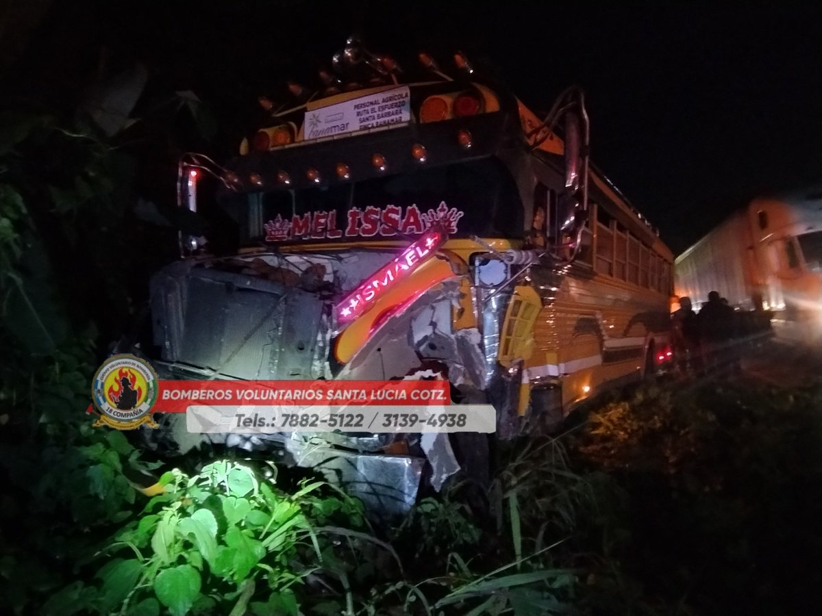 #AHORA <a href="/BVoluntariosGT/">Bomberos Voluntarios</a> reportan accidente de tránsito en el kilómetro 102, entrada a finca Popayán, jurisdicción de Santa Lucía Cotzumalguapa. Siete personas fueron asistidas por socorristas | Vía <a href="/JCChanta_EU/">Juan Carlos Chanta</a>