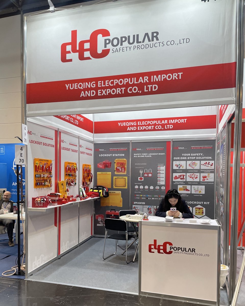 HeskinsNonSlip's tweet image. Day 3 at the A+A Expo!

Our team has enjoyed meeting new people and seeing some fantastic safety solutions on display. Here are a few of the great stands we’ve come across! 

#aplusa2025 #aplusa #Networking #Heskins #HealthandSafety #Innovation