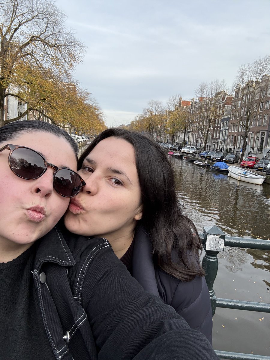 CiaoAMc's tweet image. Canal kisses to you all xxx