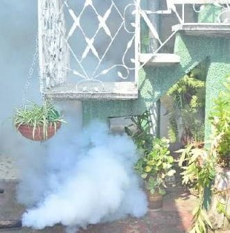 Analizamos en GES  #MinasDeMatahambre las medidas adoptadas ante la situación epidemiológica , a pesar que disminuyen los febriles se intenciona la pesquisa en áreas de Salud,  informa dtor Geominera que se  retoma la producción de materia prima para la elaboración de abate.